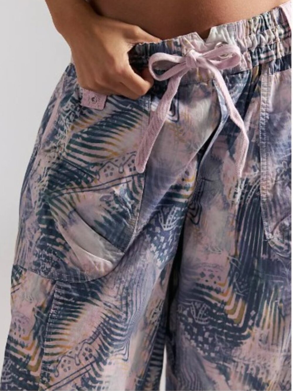 Free People We The Free Onset Printed Pull-On Cargo Pants - Picture 2 of 3